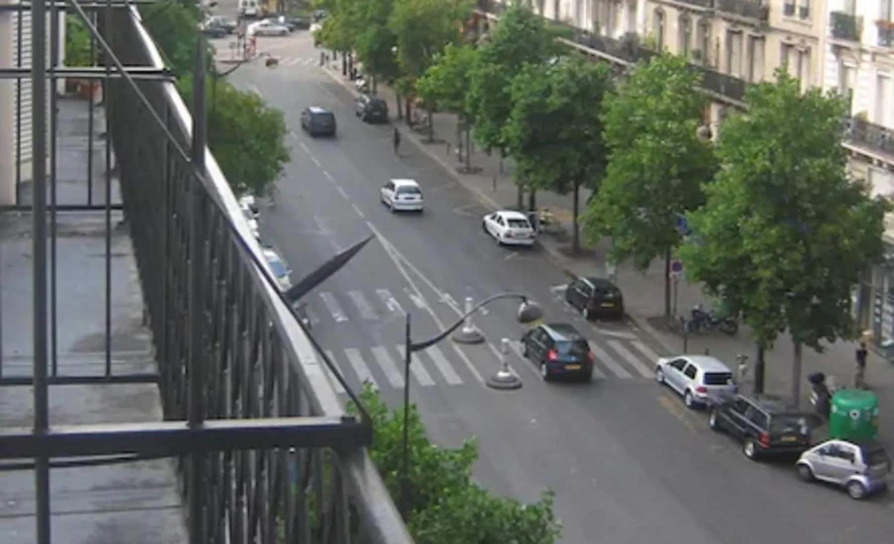 Hotel Ferney Republique Paris Frankrike