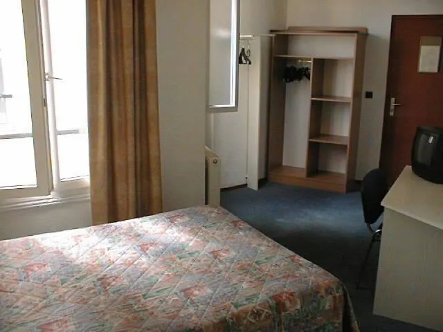 Hotel Ferney Republique Paris