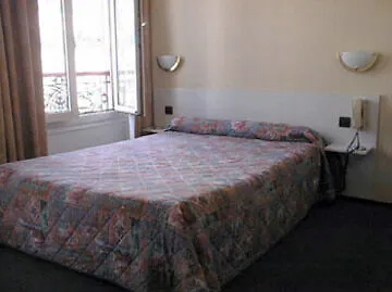 Hotel Ferney Republique Paris Frankrike